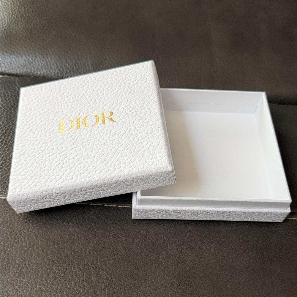 Dior White and Gold Signature Box - Picture 2 of 6